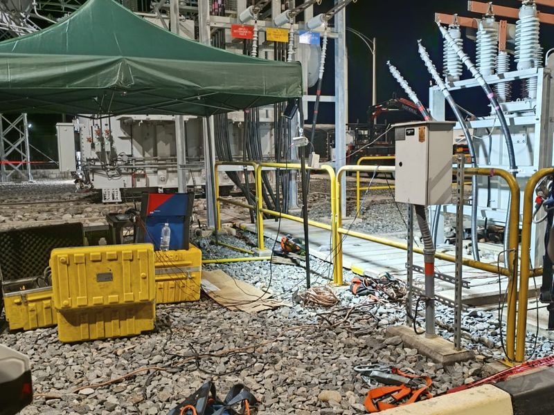 Pruebas eléctricas en subestación